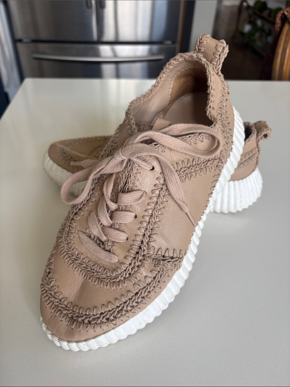Silent D Brodies Neutral Taupe Lace-Up Women's Sneakers with White Sole. Size 8.